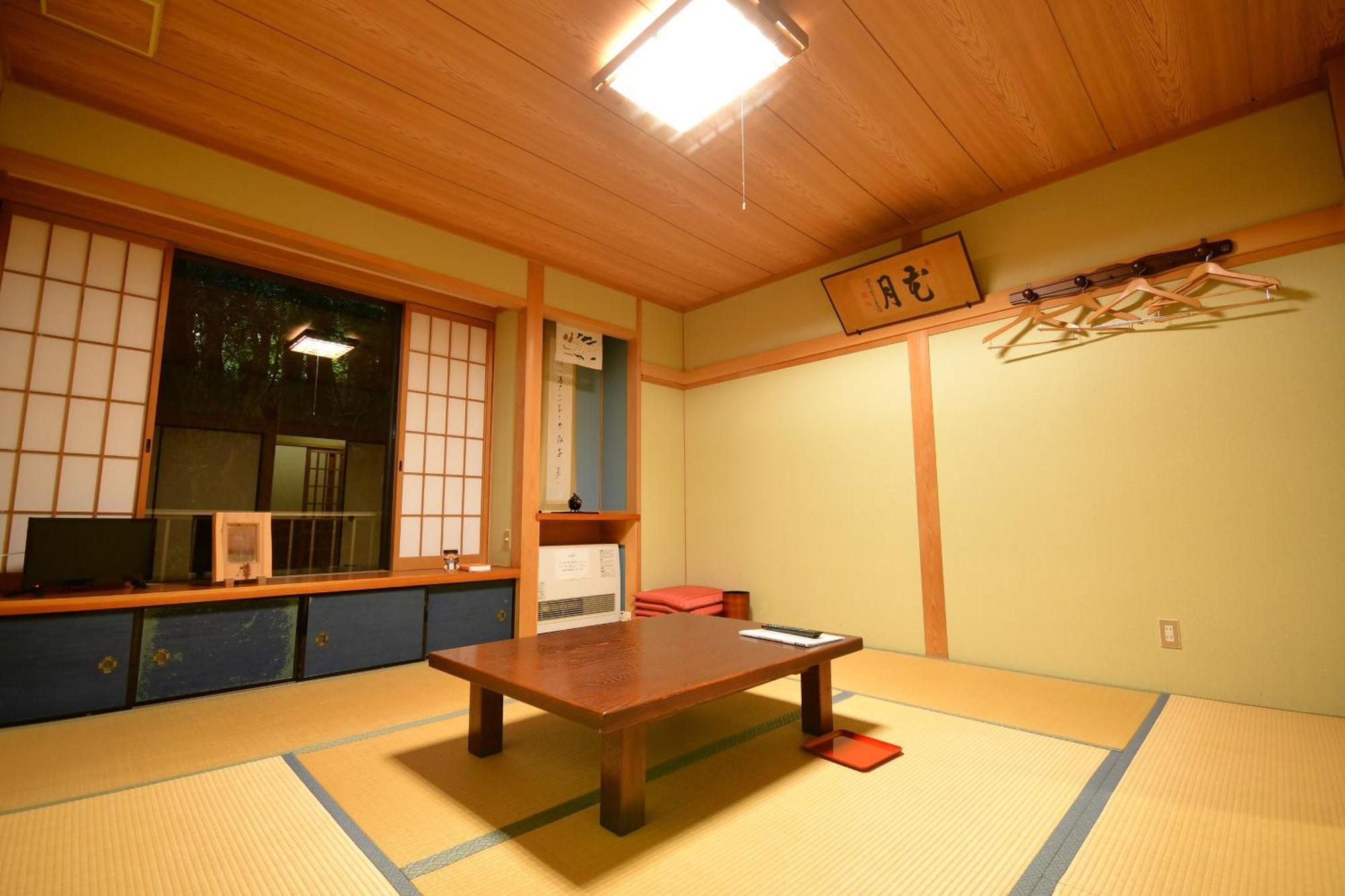 Готель Koyasan Shukubo Fugenin Екстер'єр фото