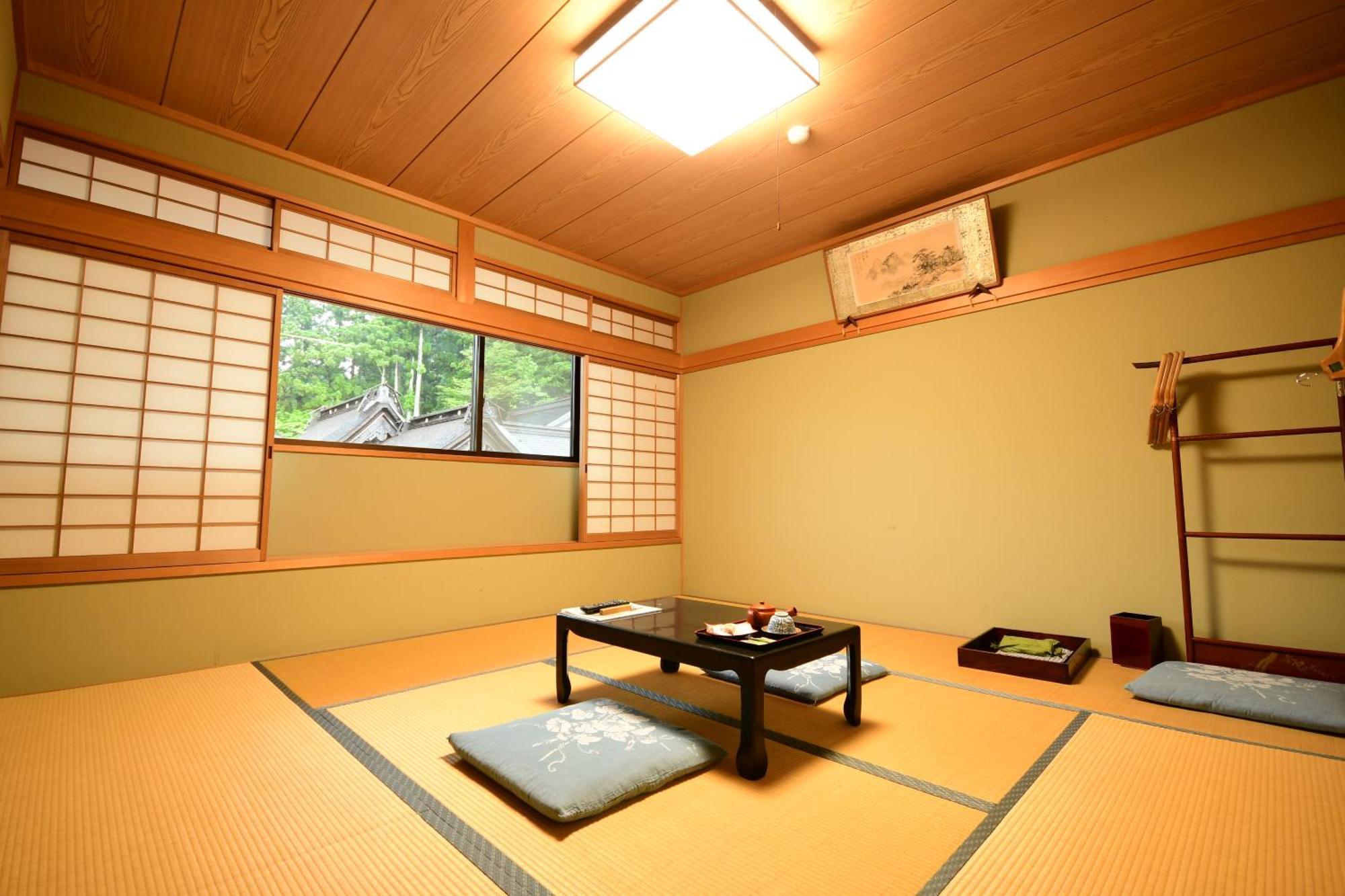 Готель Koyasan Shukubo Fugenin Екстер'єр фото