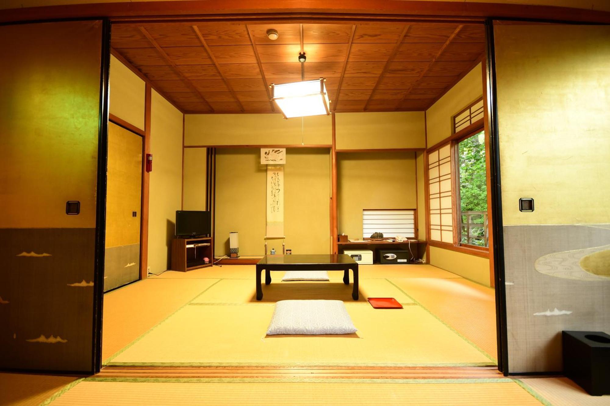 Готель Koyasan Shukubo Fugenin Екстер'єр фото