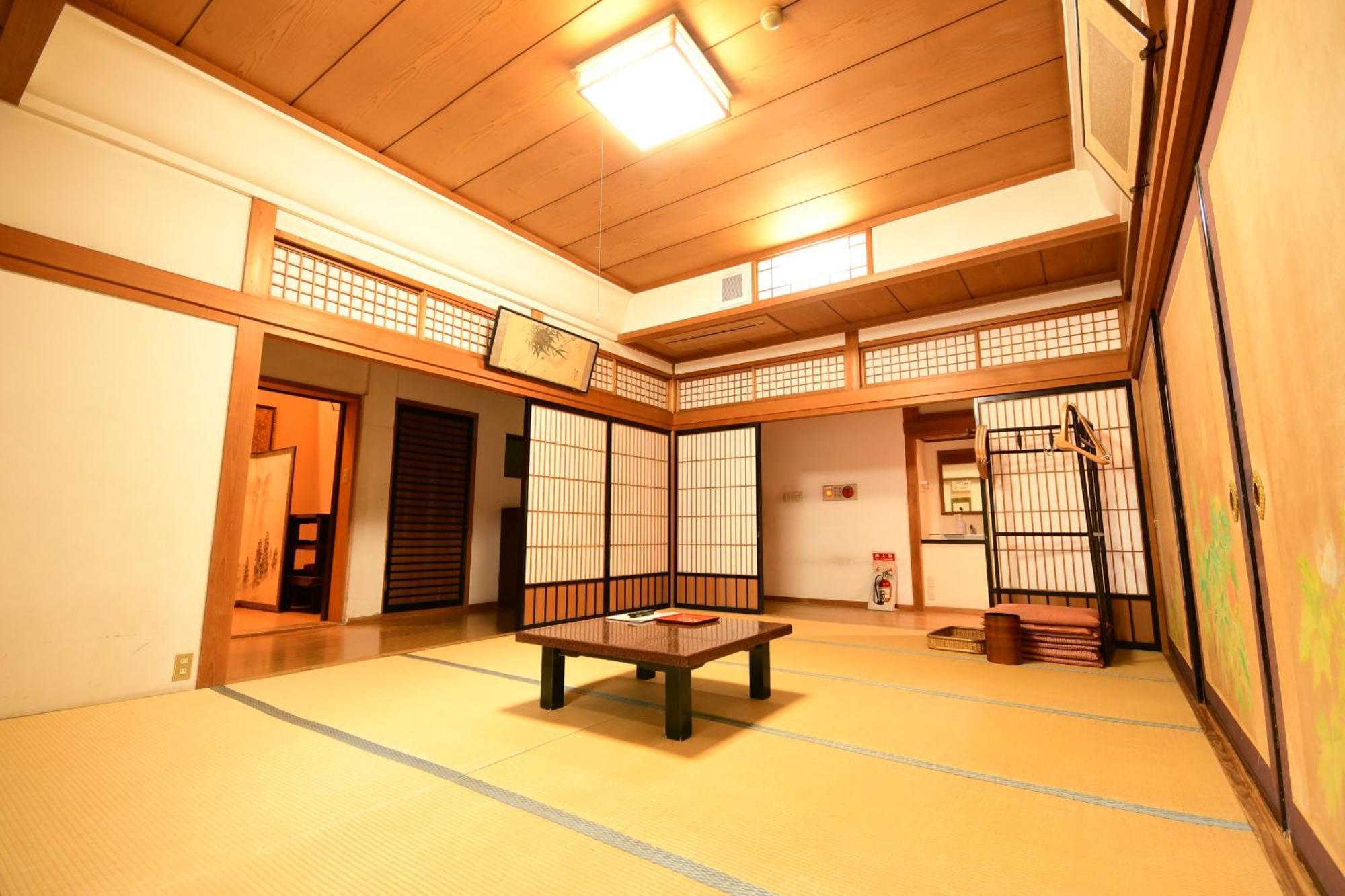 Готель Koyasan Shukubo Fugenin Екстер'єр фото