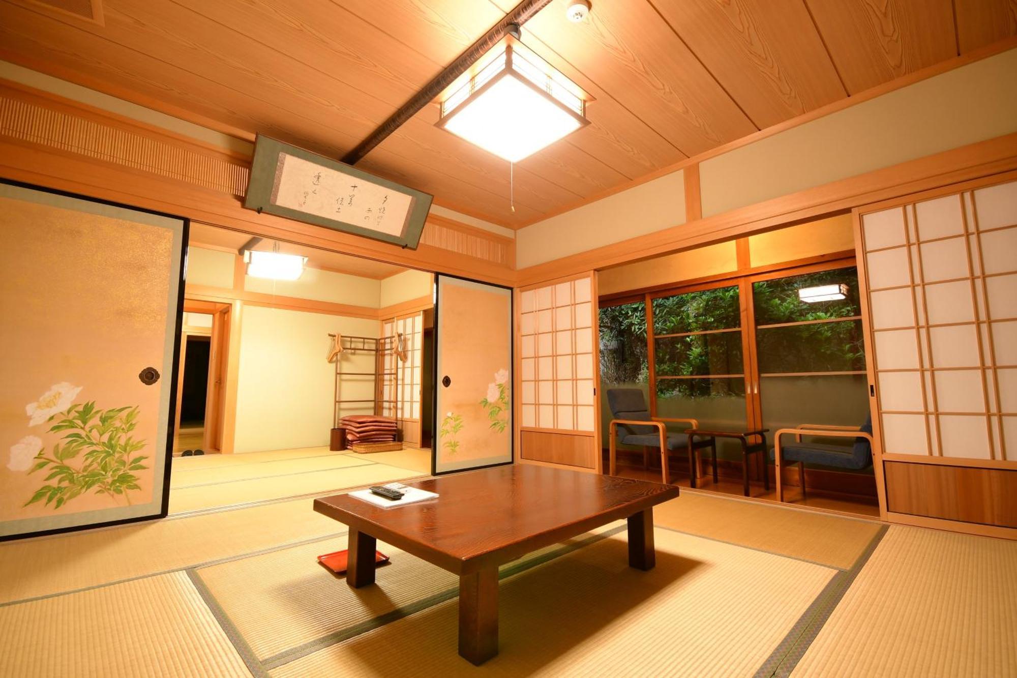 Готель Koyasan Shukubo Fugenin Екстер'єр фото